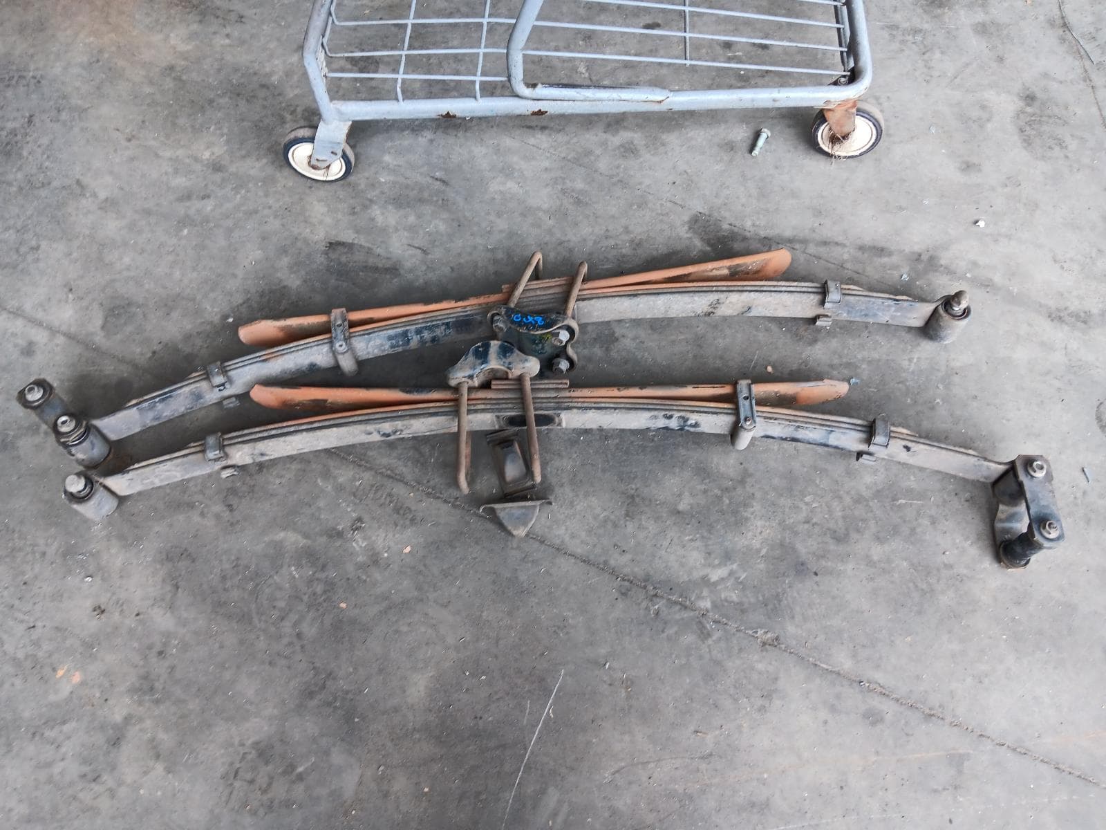 Used auto part listing image: 2014 NISSAN NAVARA REAR LEAF SPRING D40, PAIR, 09/05-08/15 0000361546
