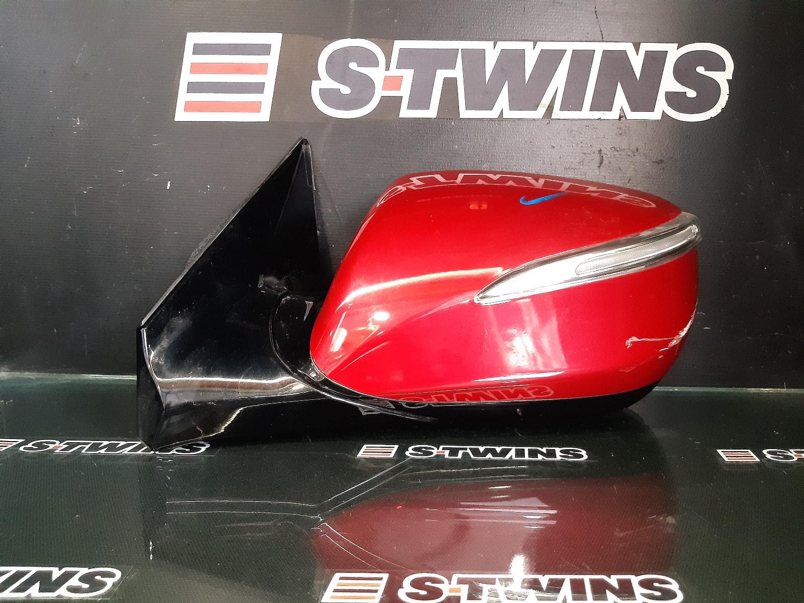 Used auto part listing image: 2013 HYUNDAI SANTA FE LEFT DOOR MIRROR DM, ELITE, POWER FOLD, NON AUTO DIP, W/ FLASHER (ON TOP MIRROR), 06/12-04/14 0000164648