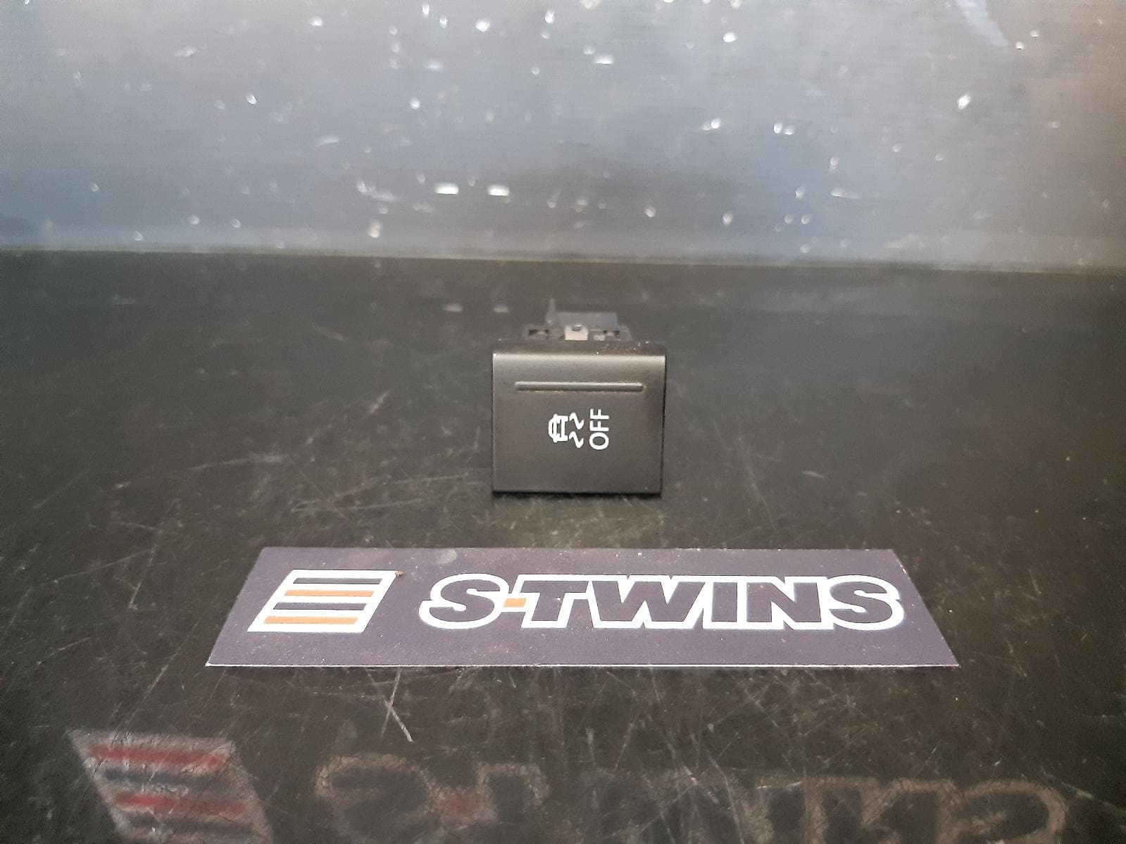 Used auto part listing image: 2016 VOLKSWAGEN AMAROK MISC SWITCH RELAY 2H, 02/11-09/22 0000122666