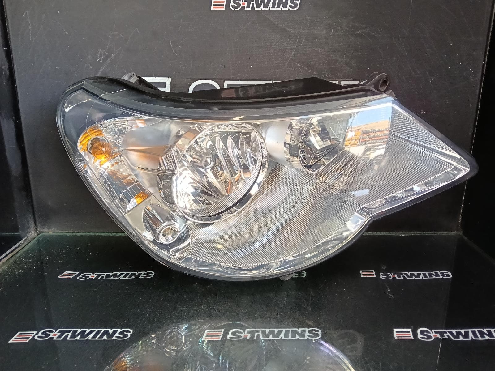 Used auto part listing image: 2010 CHRYSLER SEBRING RIGHT HEADLAMP JS, 05/07-02/11 0000378168
