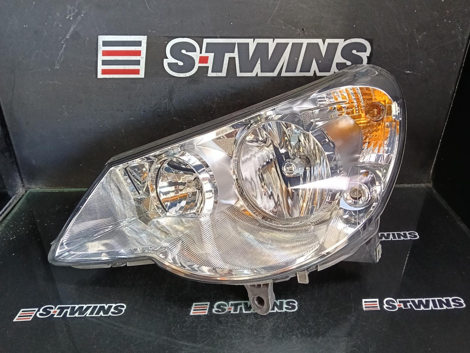 Used auto part listing image: 2010 CHRYSLER SEBRING LEFT HEADLAMP JS, 05/07-02/11 0000378167