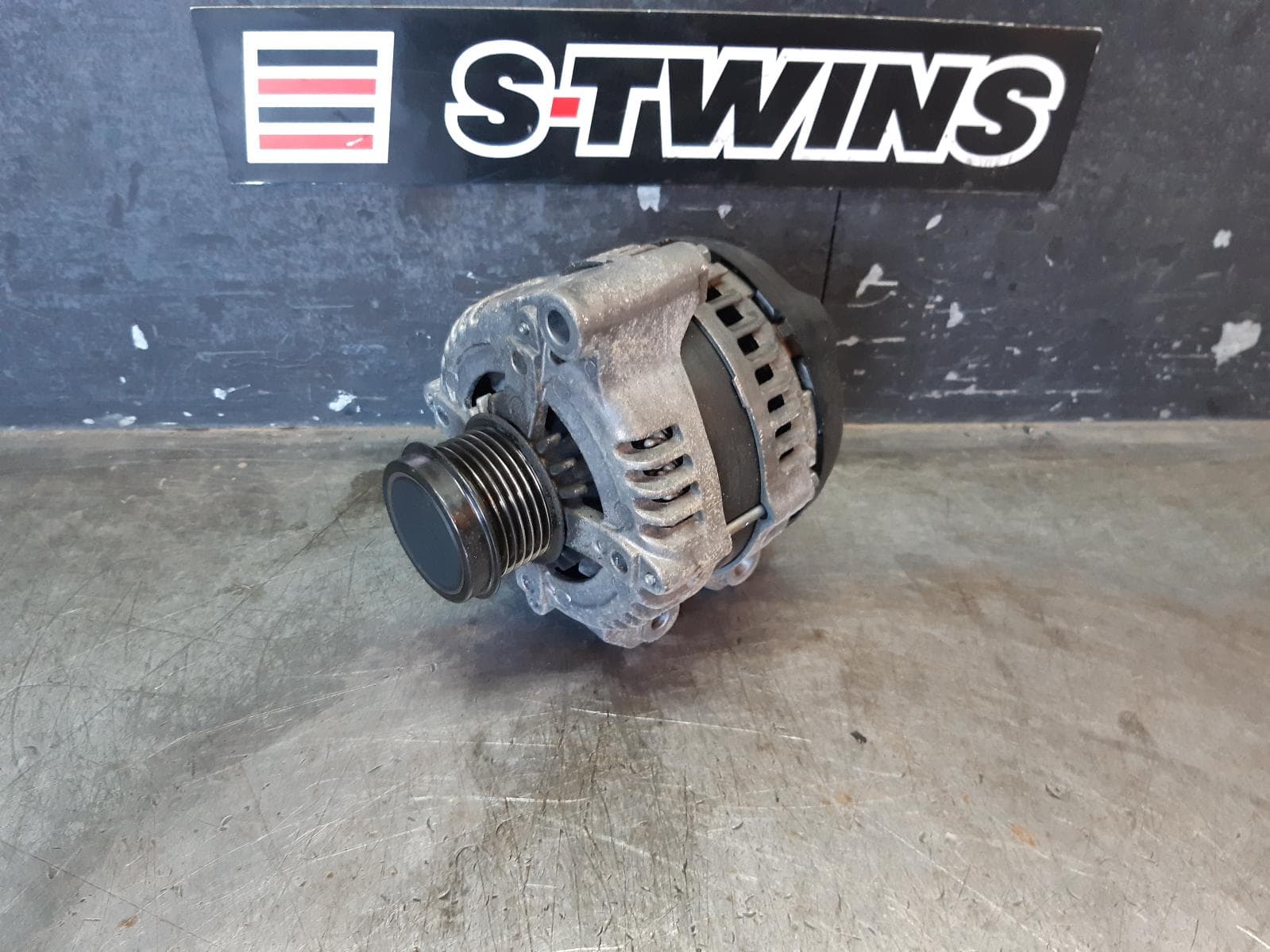 Used auto part listing image: 2016 FIAT FREEMONT ALTERNATOR PETROL, 3.6, JF, 01/14-01/17 0000345650