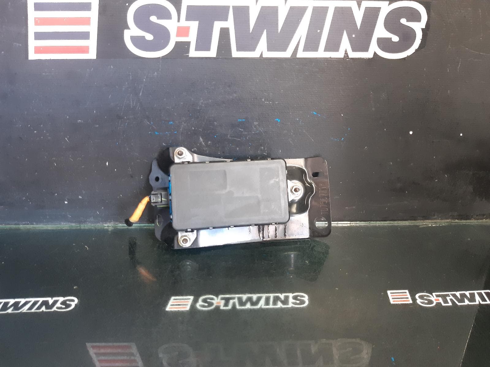 Used auto part listing image: 2013 MAZDA CX9 REVERSE CAMERA BLIND SPOT MONITOR SENSOR (LH REAR BEHIND BUMPER), TB, 12/07-12/15 0000372991
