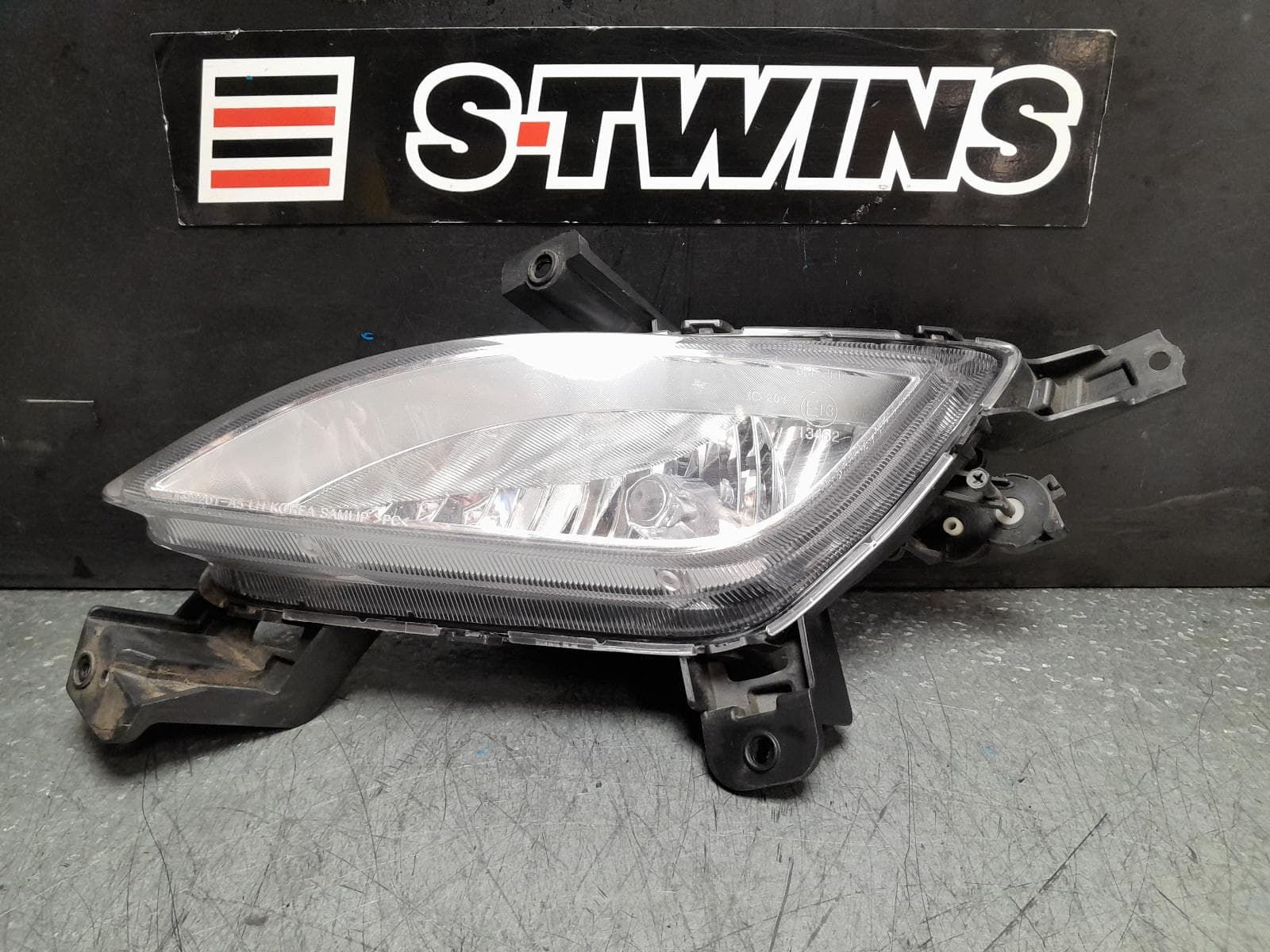 Used auto part listing image: 2014 HYUNDAI I30 BUMPER FOGLAMP, NON DAYTIME RUNNING LAMP TYPE, GD, 5DR HATCH, 03/12-02/17 0000376191
