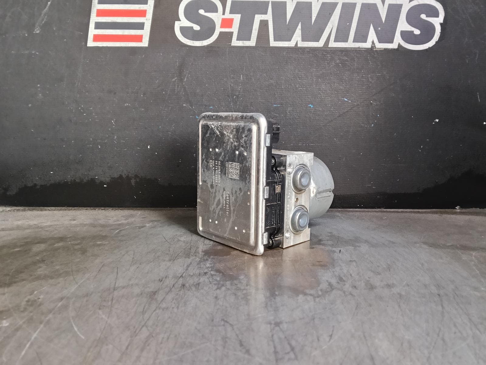 Used auto part listing image: 2018 MAZDA CX5 ABS PUMP MODULATOR P/N K123437A0/K123437A0B, KF, 02/17-11/18 0000378279