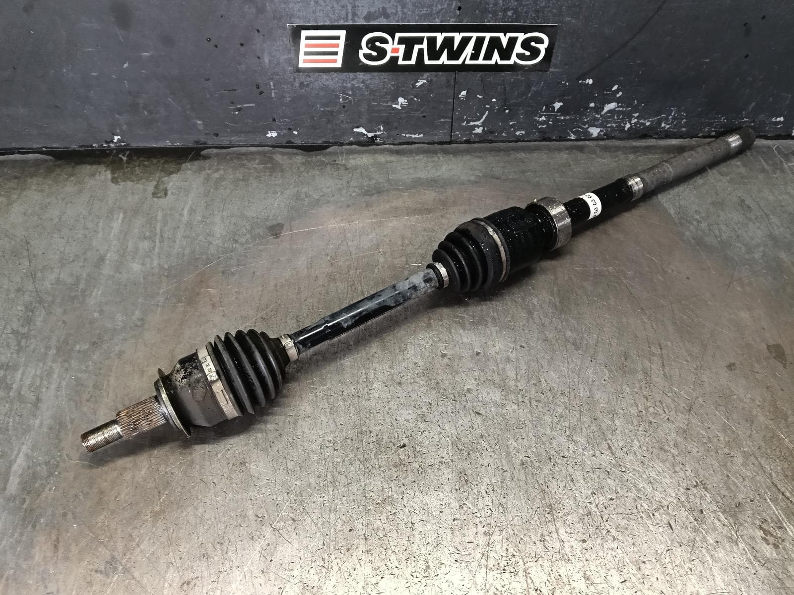 Used auto part listing image: 2018 MAZDA CX5 RIGHT DRIVESHAFT FRONT, AUTO, AWD, PETROL, KF, 02/17- 0000378291