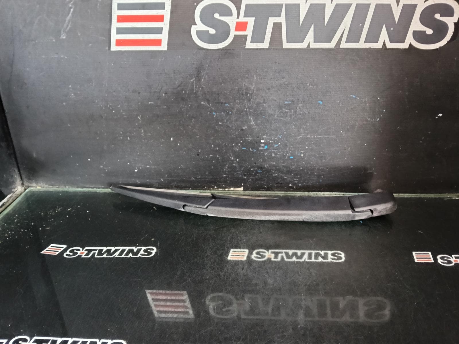 Used auto part listing image: 2014 NISSAN XTRAIL WIPER ARM TAILGATE, T32, 02/14-07/22 0000378240