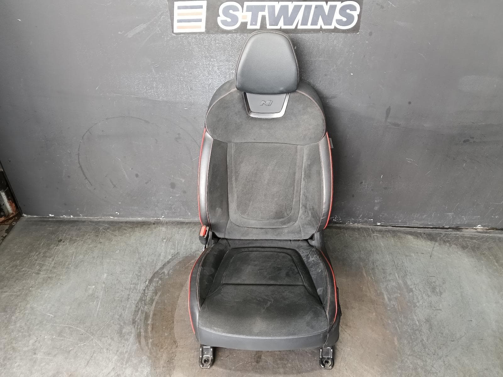 Used auto part listing image: 2022 HYUNDAI TUCSON FRONT SEAT LH FRONT, LEATHER, W/ HEATED TYPE & VENTILATED TYPE, HIGHLANDER, NX4, 02/21- 0000378396
