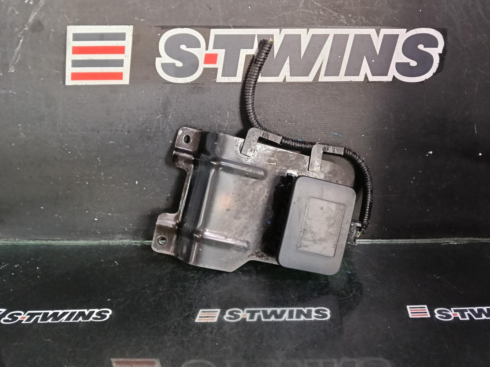 Used auto part listing image: 2021 MG ZS REVERSE CAMERA FRONT RADAR SENSOR (BUMPER MOUNTED), AZS1, 09/17- 0000378142