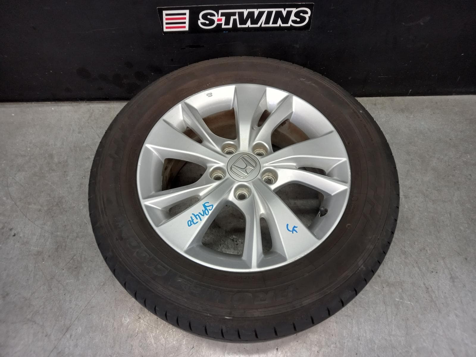 Used auto part listing image: 2018 HONDA HRV WHEEL MAG FACTORY, 16X7IN, VTi, 12/14-10/21 0000379158