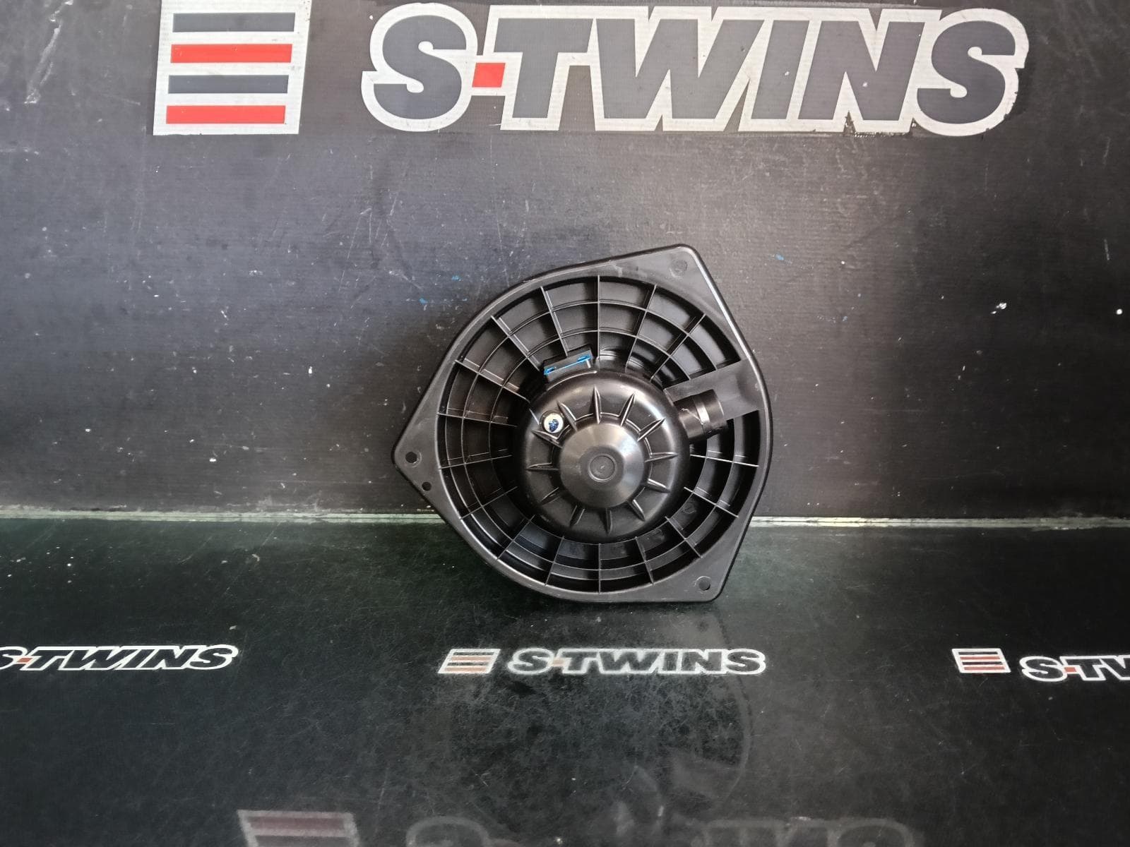 Used auto part listing image: 2014 MITSUBISHI LANCER HEATER FAN MOTOR CJ, 09/07-10/15 0000379094