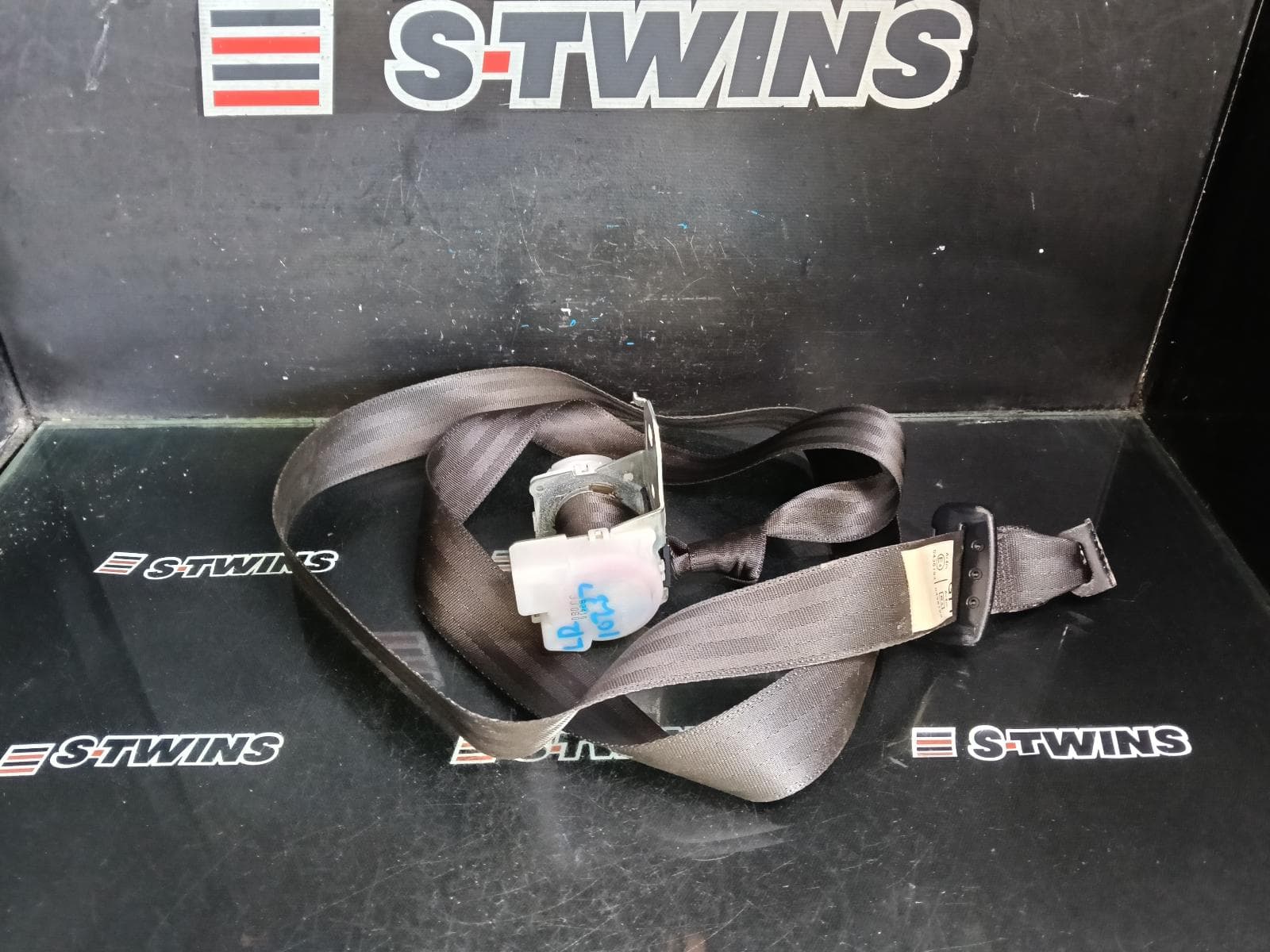 Used auto part listing image: 2014 MITSUBISHI LANCER SEAT BELT STALK LH REAR, SEAT BELT ONLY, CJ, SEDAN, 07/07-10/15 0000378883