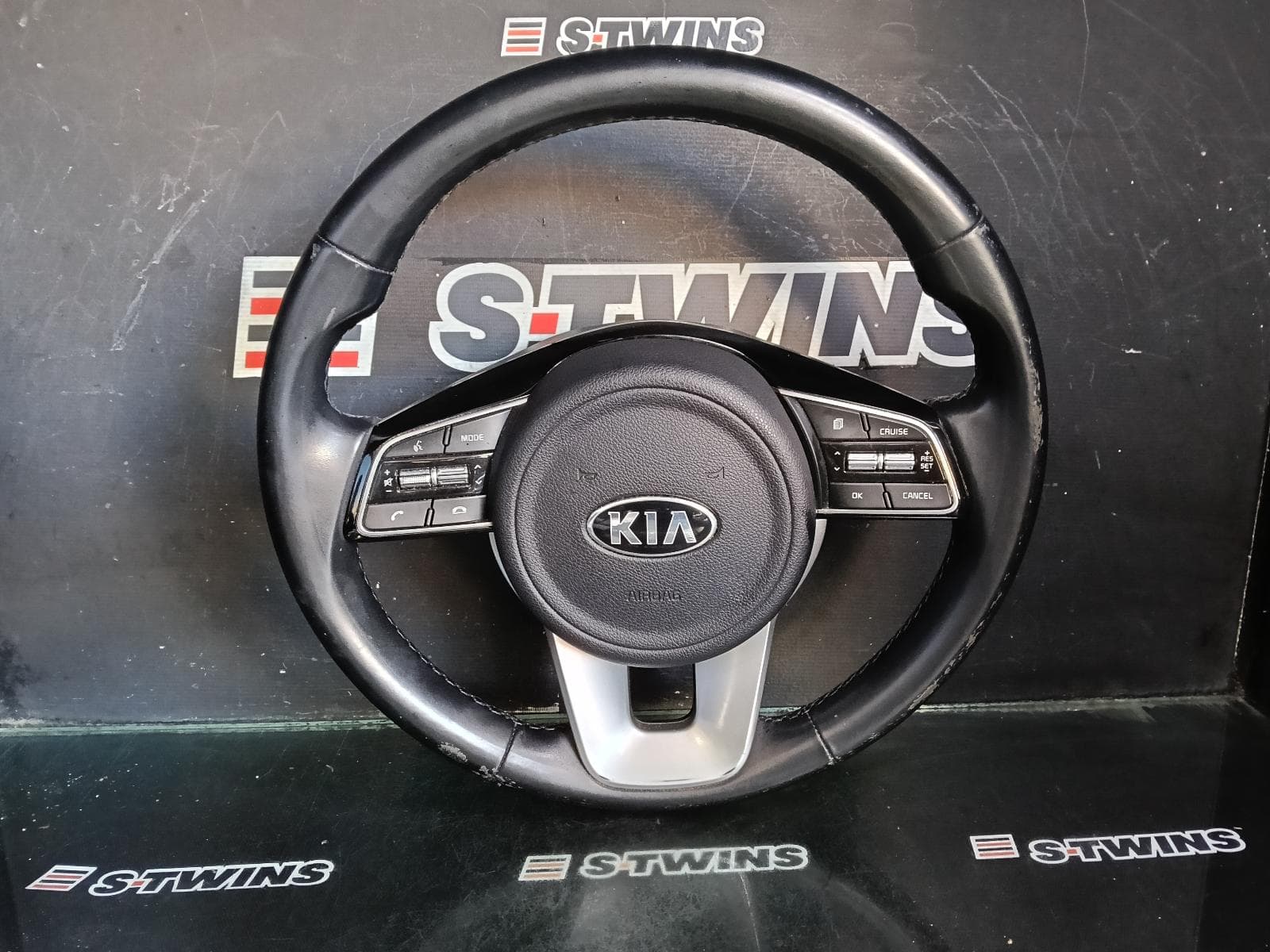 Used auto part listing image: 2018 KIA SPORTAGE STEERING WHEEL LEATHER, NON GT-LINE TYPE, QL, 06/18-08/21 0000379537