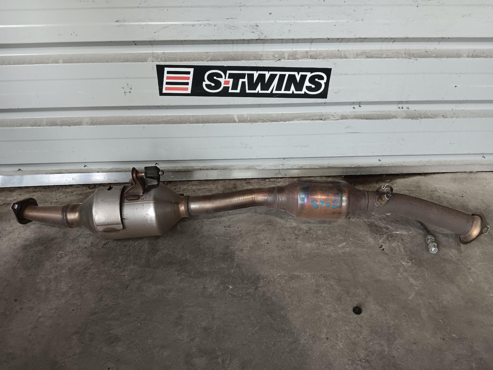 Used auto part listing image: 2018 TOYOTA C-HR CATALYTIC CONVERTER UNDER CAR-CAT TYPE, 1.2, PETROL, GEN 1, 12/16-09/23 0000372002