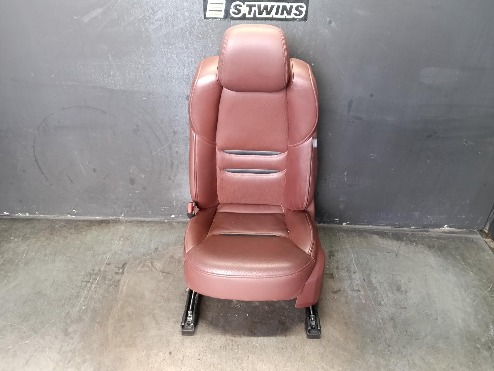 Used auto part listing image: 2019 MAZDA CX9 FRONT SEAT LH FRONT, TC, LEATHER, BROWN, 07/16-12/24 0000378791