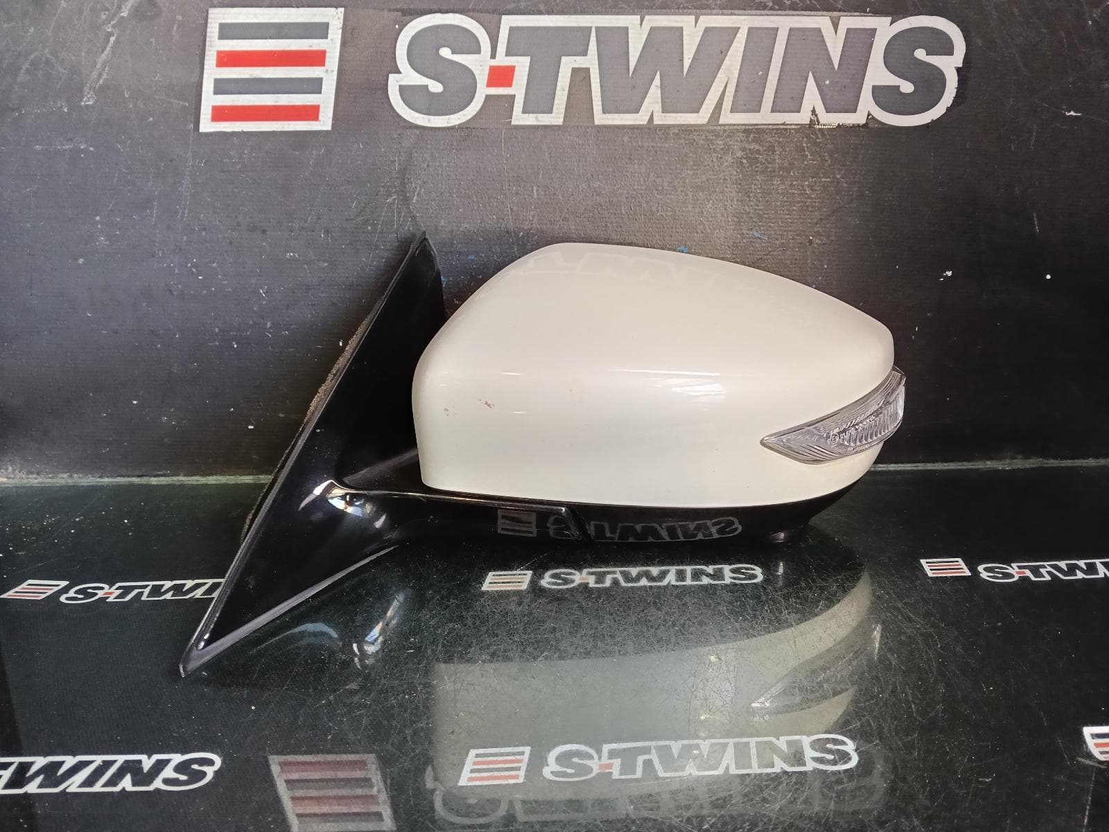 Used auto part listing image: 2015 NISSAN ALTIMA LEFT DOOR MIRROR L33, Ti/Ti-S, W/ MEMORY TYPE, 11/13-12/17 0000378895