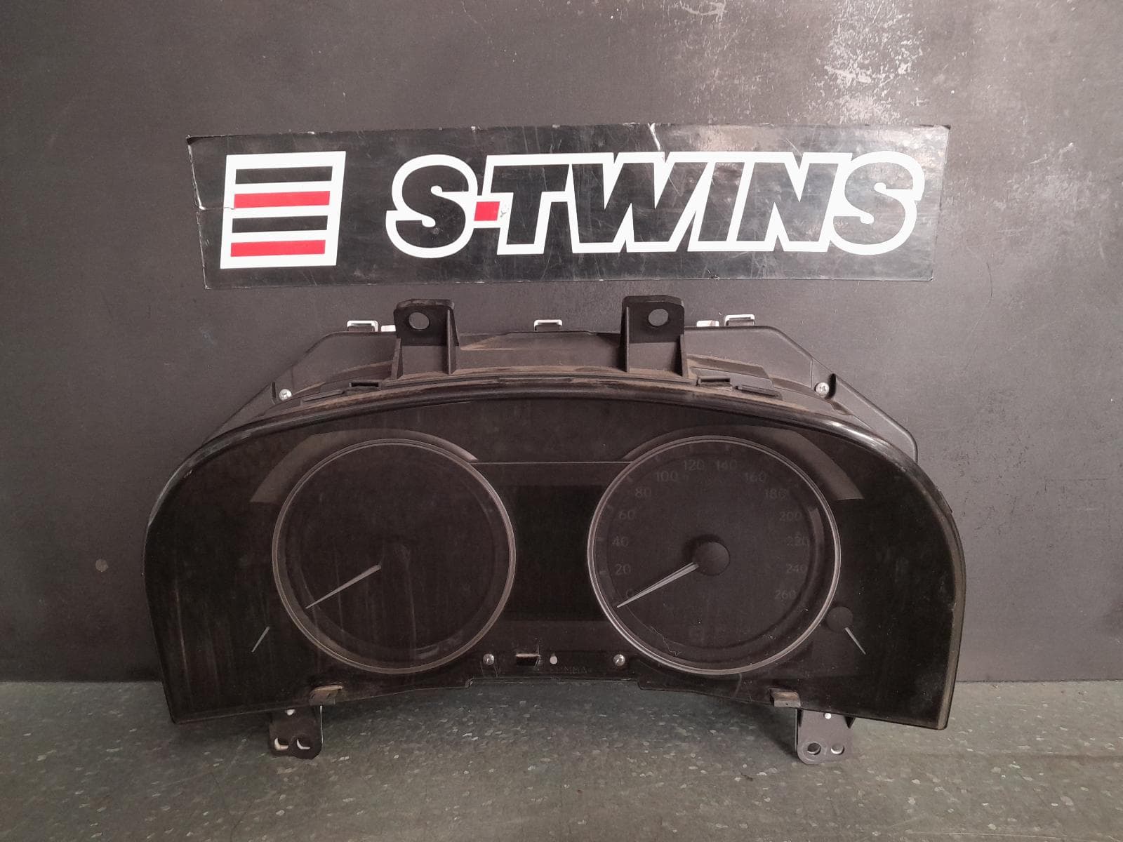 Used auto part listing image: 2012 LEXUS GS300 INSTRUMENTCLUSTER 10 SERIES, GS300H/GS450H, 04/12- 0000331126