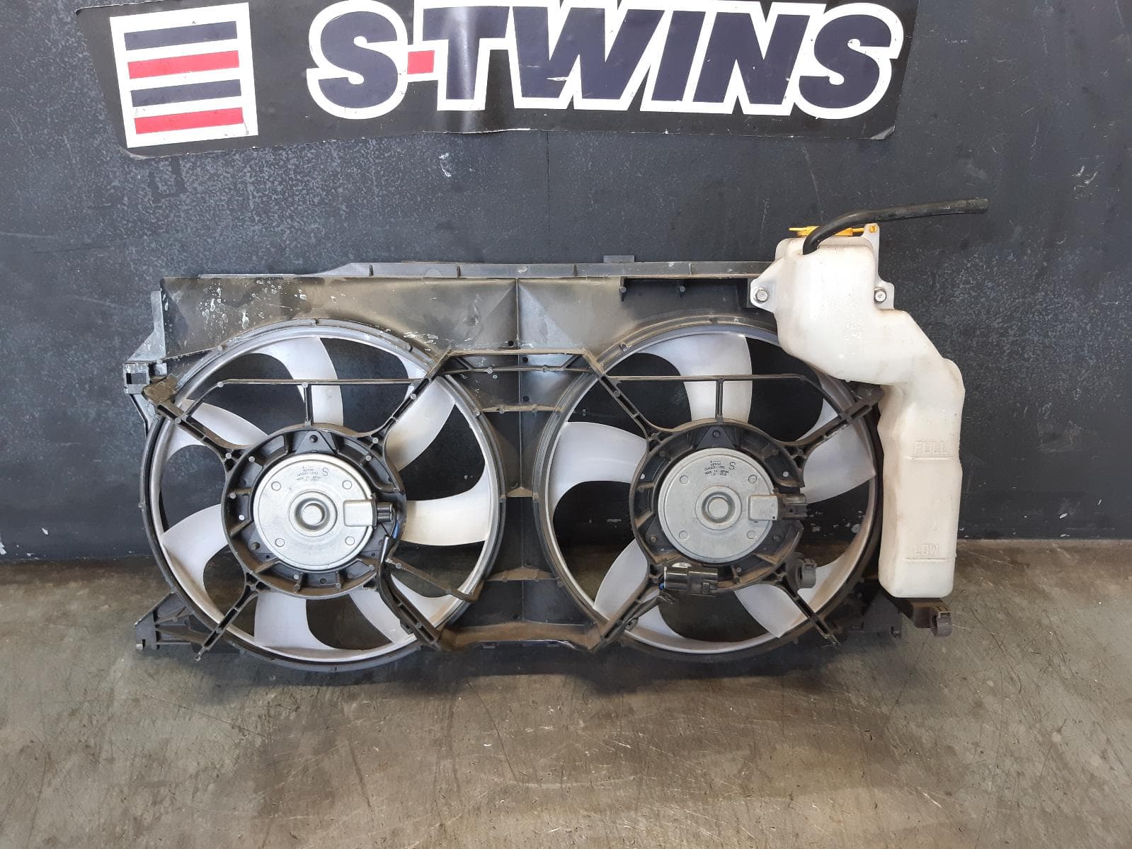 Used auto part listing image: 2014 TOYOTA 86 FAN DUAL FAN ASSY, ZN6, 04/12-09/21 0000227016