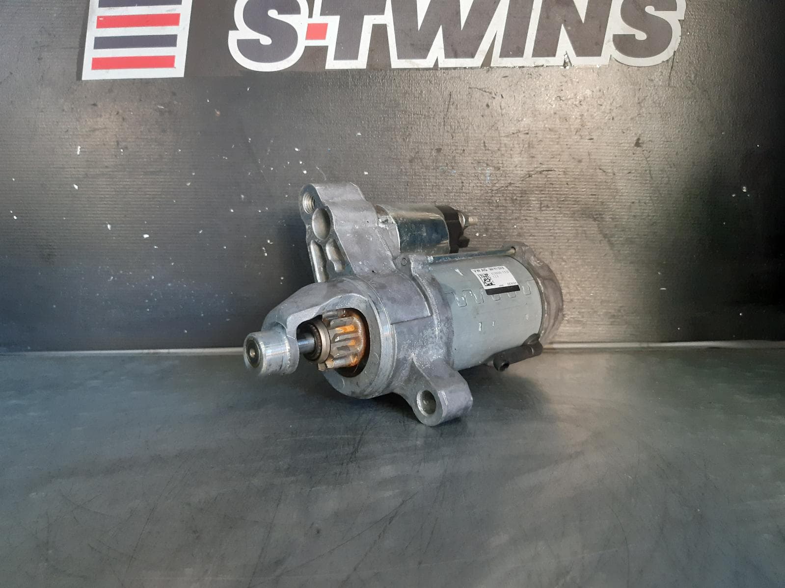 Used auto part listing image: 2014 AUDI Q5 STARTER PETROL, 2.0, CNC/CNCD CODE, DENSO, 8R, 12/12-01/17 0000217370
