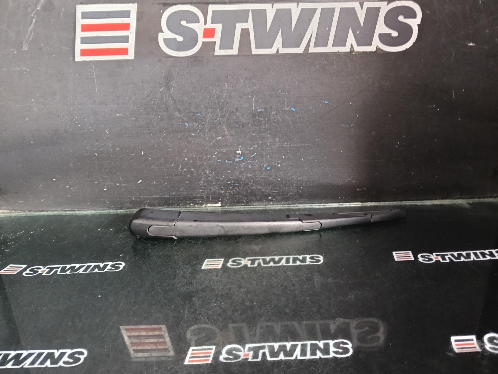 Used auto part listing image: 2018 KIA SPORTAGE WIPER ARM TAILGATE, QL, 10/15-08/21 0000379531