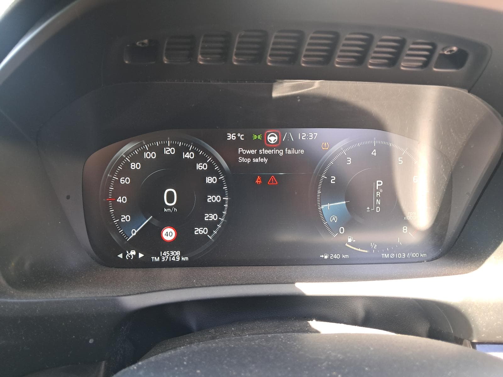 2016 VOLVO XC90 2