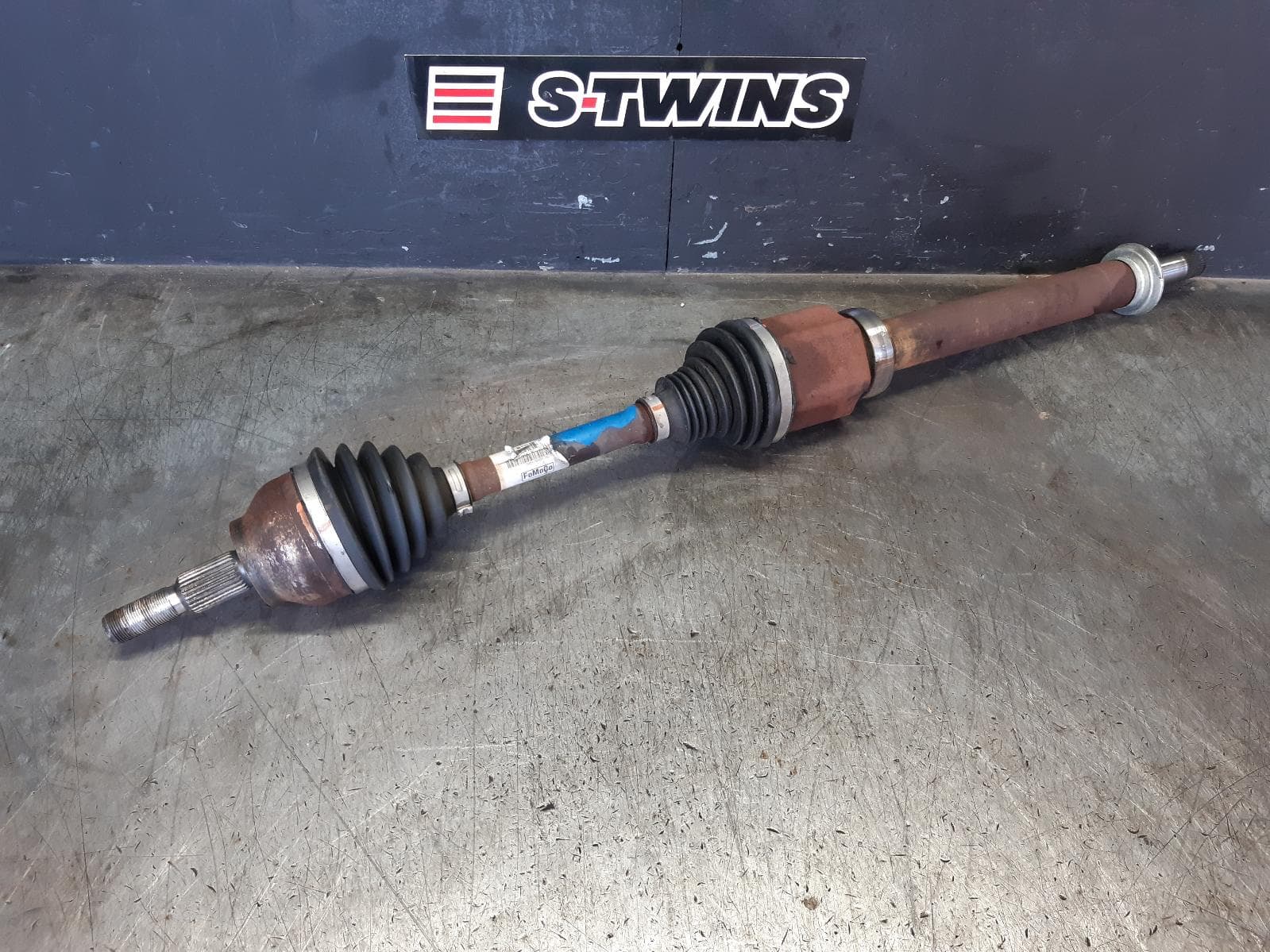 Used auto part listing image: 2018 FORD ESCAPE RIGHT DRIVESHAFT FRONT, 1.5, PETROL, ZG, 09/16-05/20 0000362235