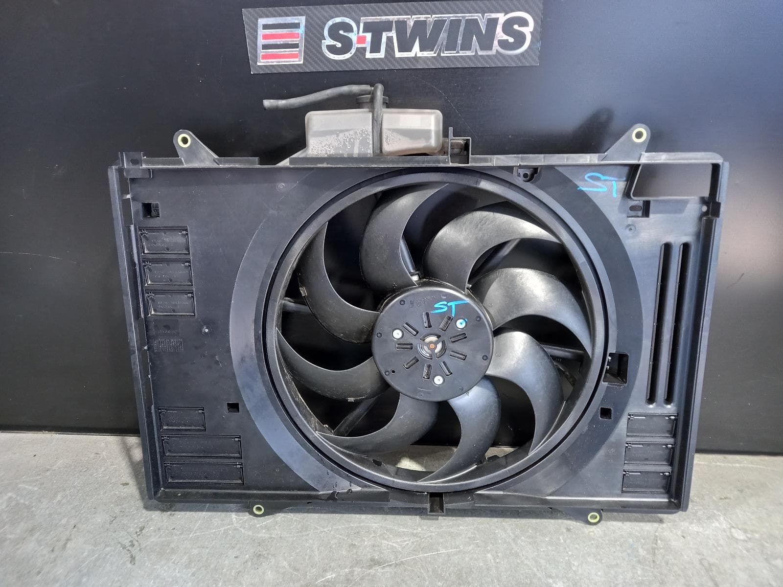 Used auto part listing image: 2018 MAZDA CX9 FAN RADIATOR FAN, PETROL, 2.5, TURBO, TC, 07/16-12/24 0000191163