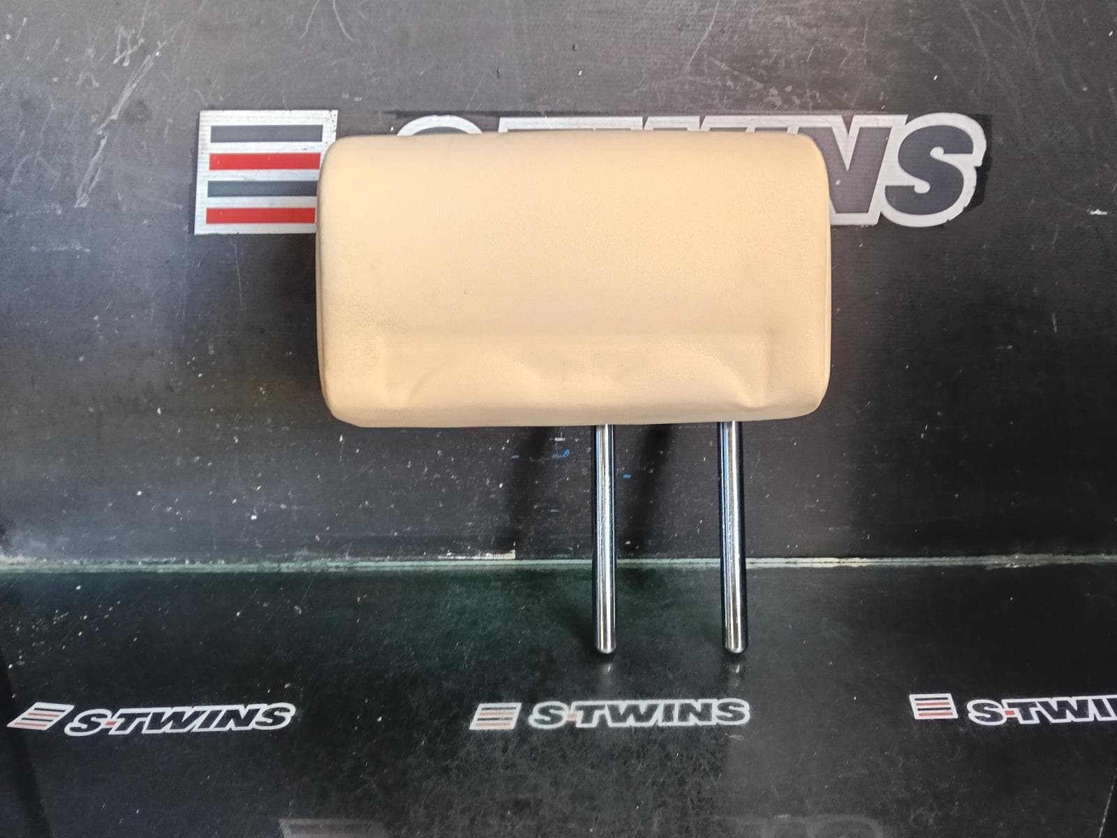 Used auto part listing image: 2014 LEXUS NX HEADREST AGZ/AYZ 02/14-12/21 0000380971