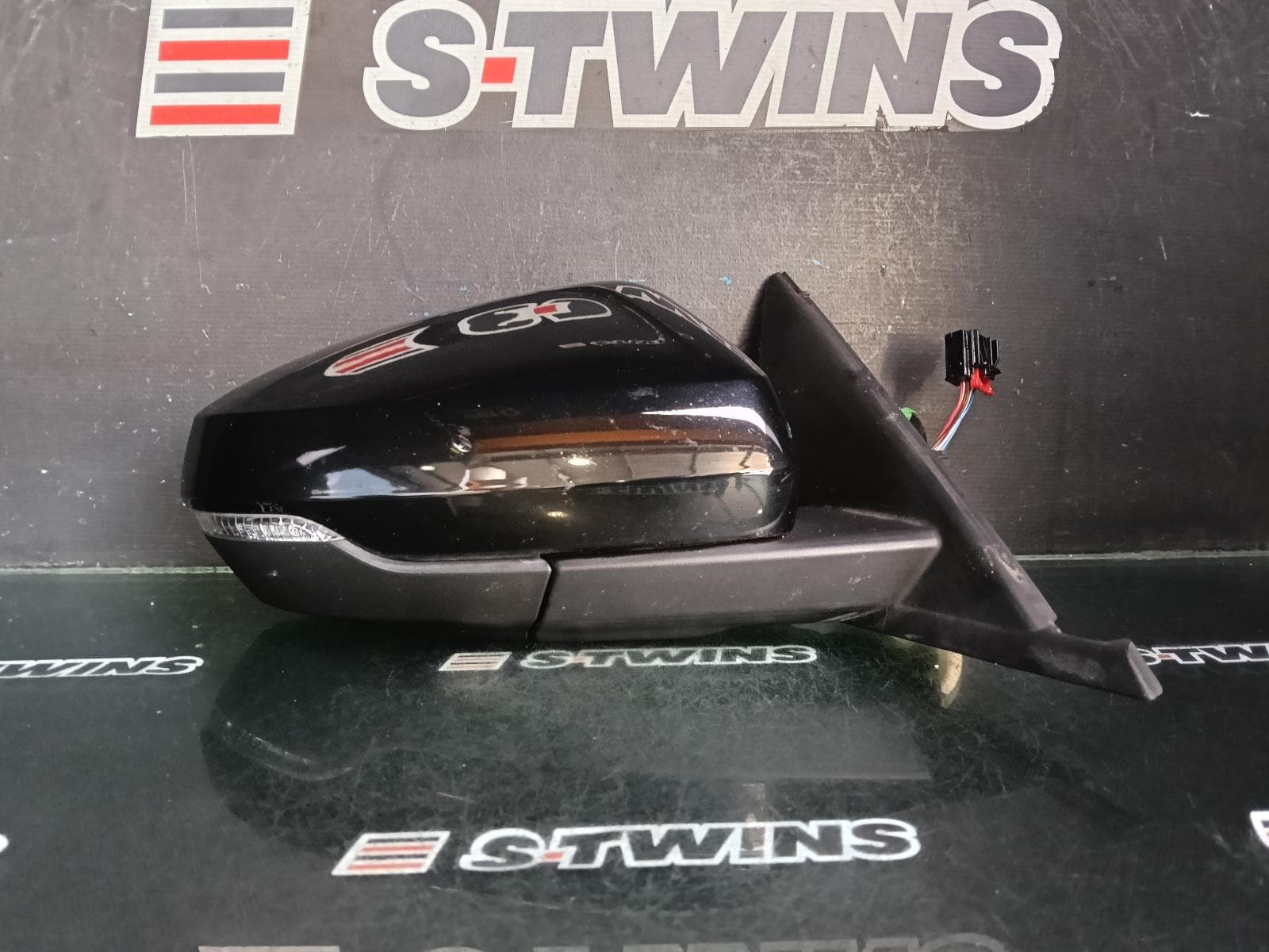 Used auto part listing image: 2019 AUDI A1 RIGHT DOOR MIRROR POWER FOLD, BLACK, GB, 01/19- 0000381591