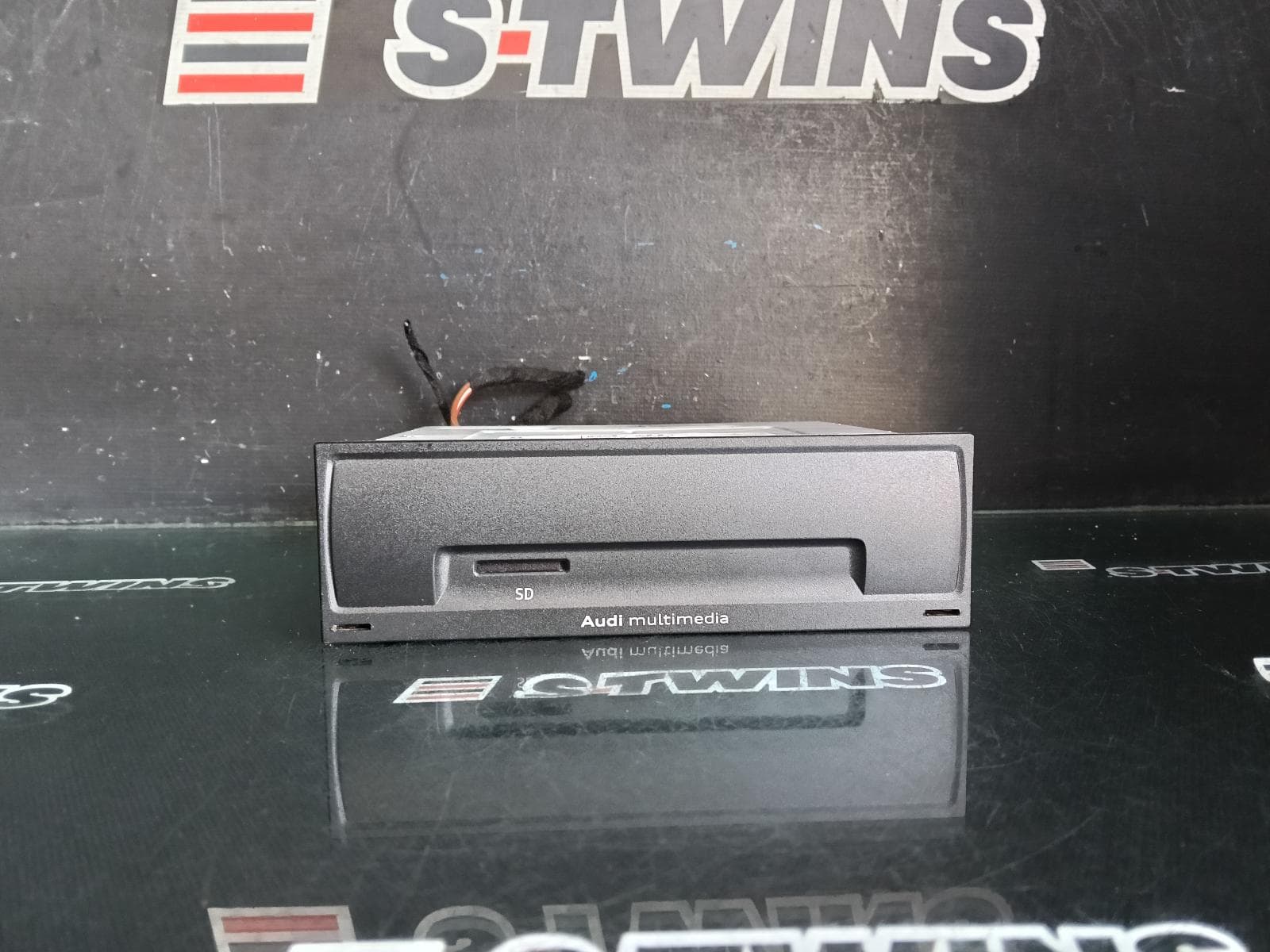 Used auto part listing image: 2019 AUDI A1 MULTIMEDIA (IN GLOVEBOX), GB, 01/19- 0000381589