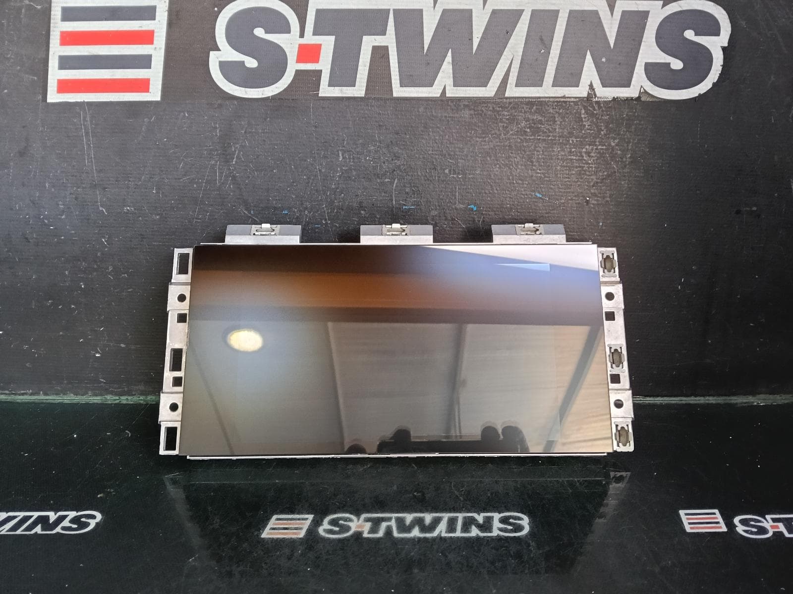 Used auto part listing image: 2019 AUDI A1 DISPLAY UNIT, 8.8IN, TOUCHSCREEN, GB, 01/19-08/21 0000381588