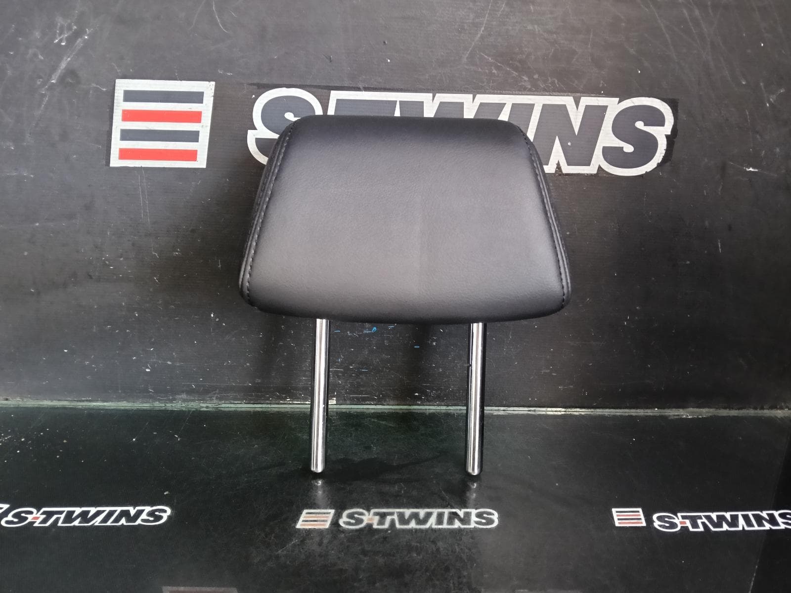 Used auto part listing image: 2016 MAZDA CX3 HEADREST RH REAR, DK, LEATHER, BLACK, 03/15- 0000382383