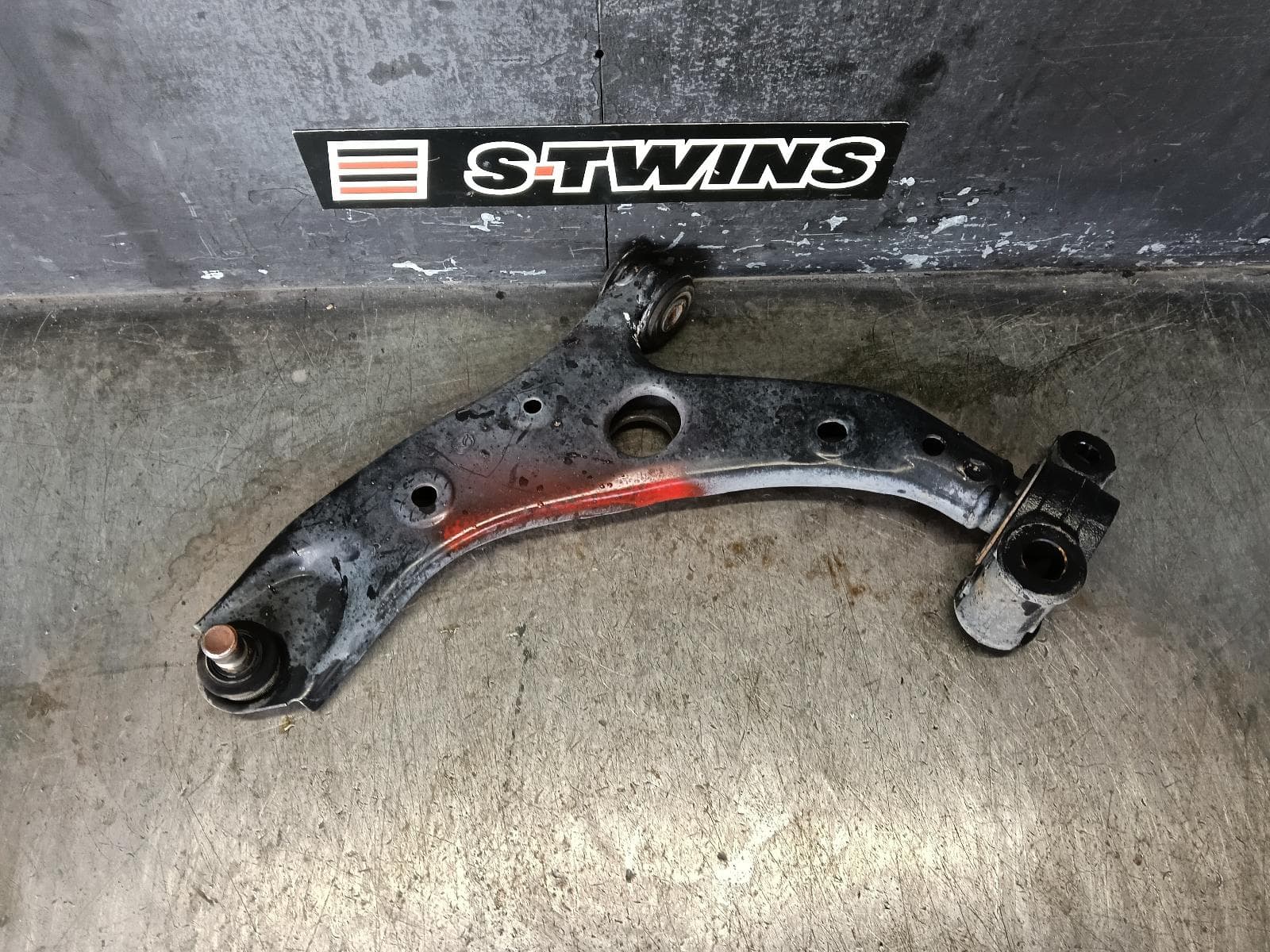 Used auto part listing image: 2018 MAZDA 3 LEFT FRONT LOWER CONTROL ARM PETROL, BM-BN, 11/13-02/19 0000381236
