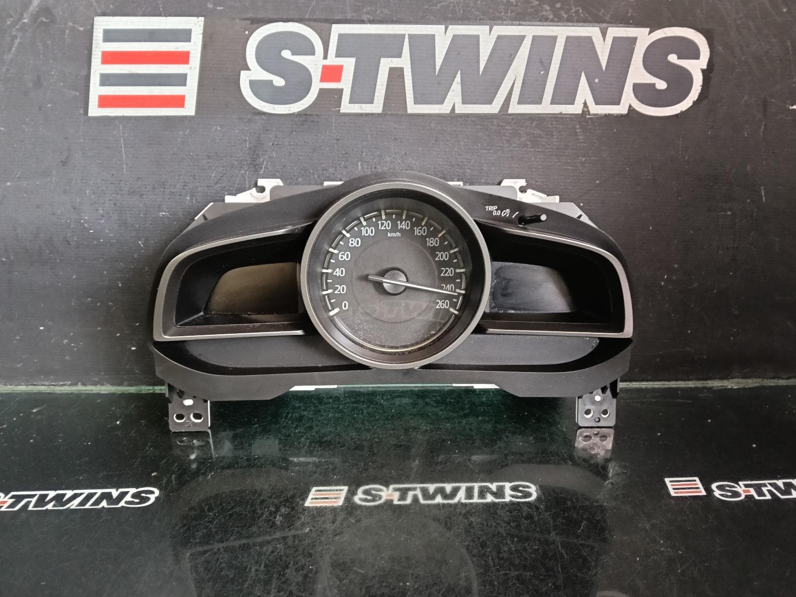 Used auto part listing image: 2018 MAZDA 3 INSTRUMENTCLUSTER PETROL, AUTO T/M, NEO/MAXX/TOURING/SP25, BN, 05/16-02/19 0000381239