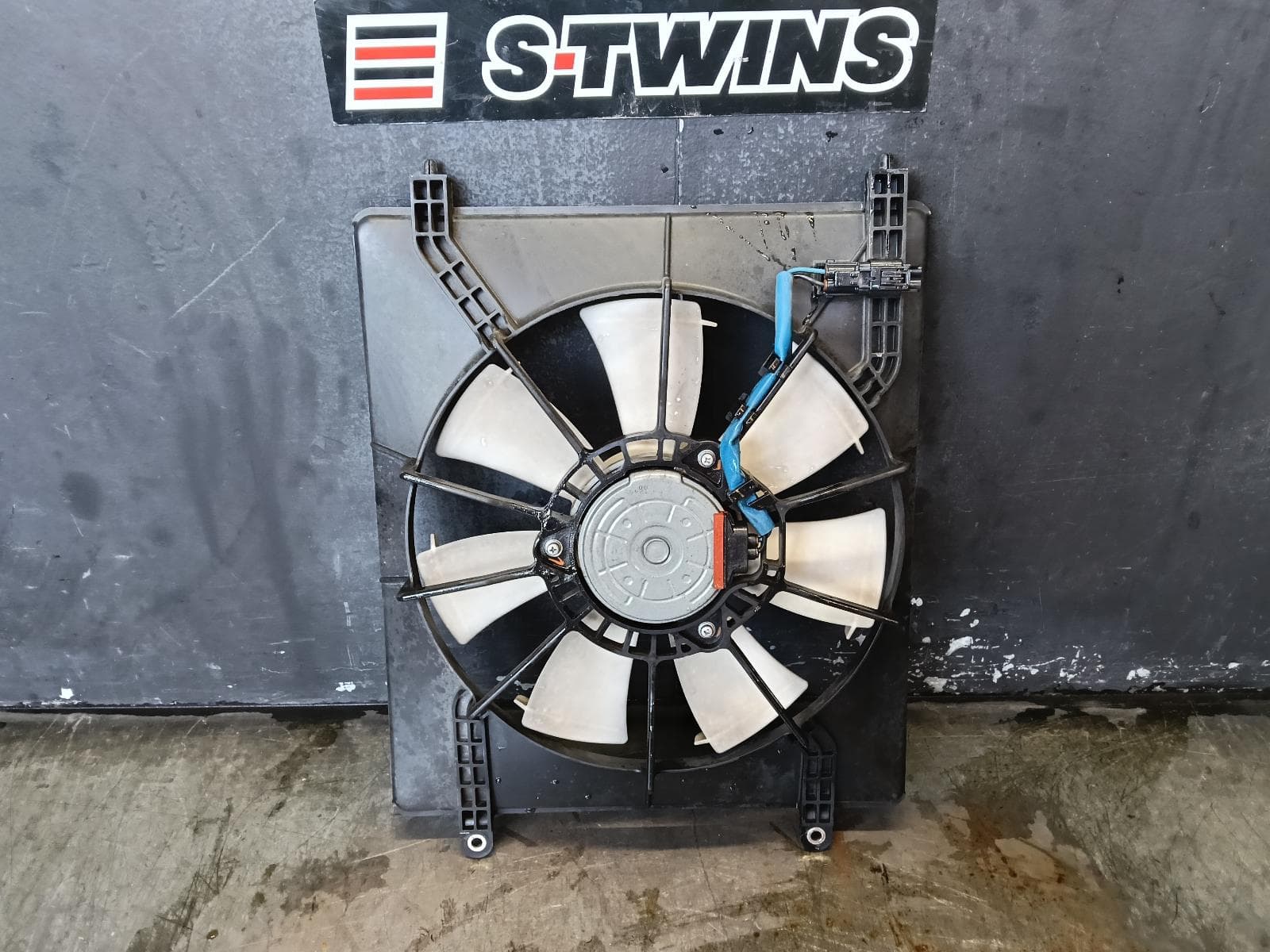 Used auto part listing image: 2012 HONDA ODYSSEY FAN A/C FAN, RB, 04/09-12/13 0000381544