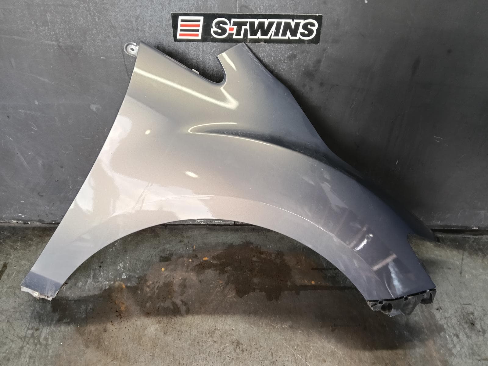 Used auto part listing image: 2010 MAZDA CX7 RIGHT GUARD ER, 11/06-02/12 0000381864