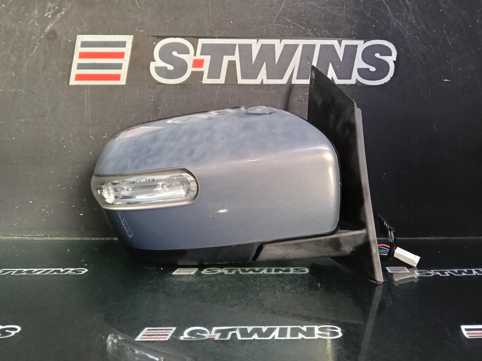 Used auto part listing image: 2010 MAZDA CX7 RIGHT DOOR MIRROR ER, HEATED, 6 WIRE TYPE, 11/06-02/12 0000381932