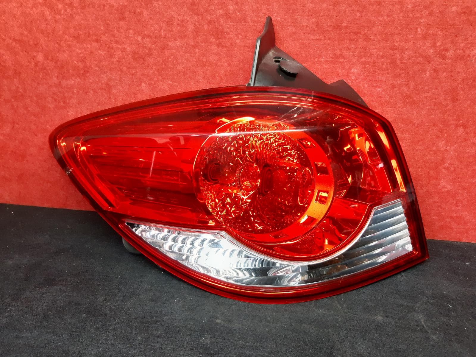 Used auto part listing image: 2012 HOLDEN CRUZE LEFT TAILLIGHT JH, HATCH, IN BODY, 03/11-01/17 0000079559