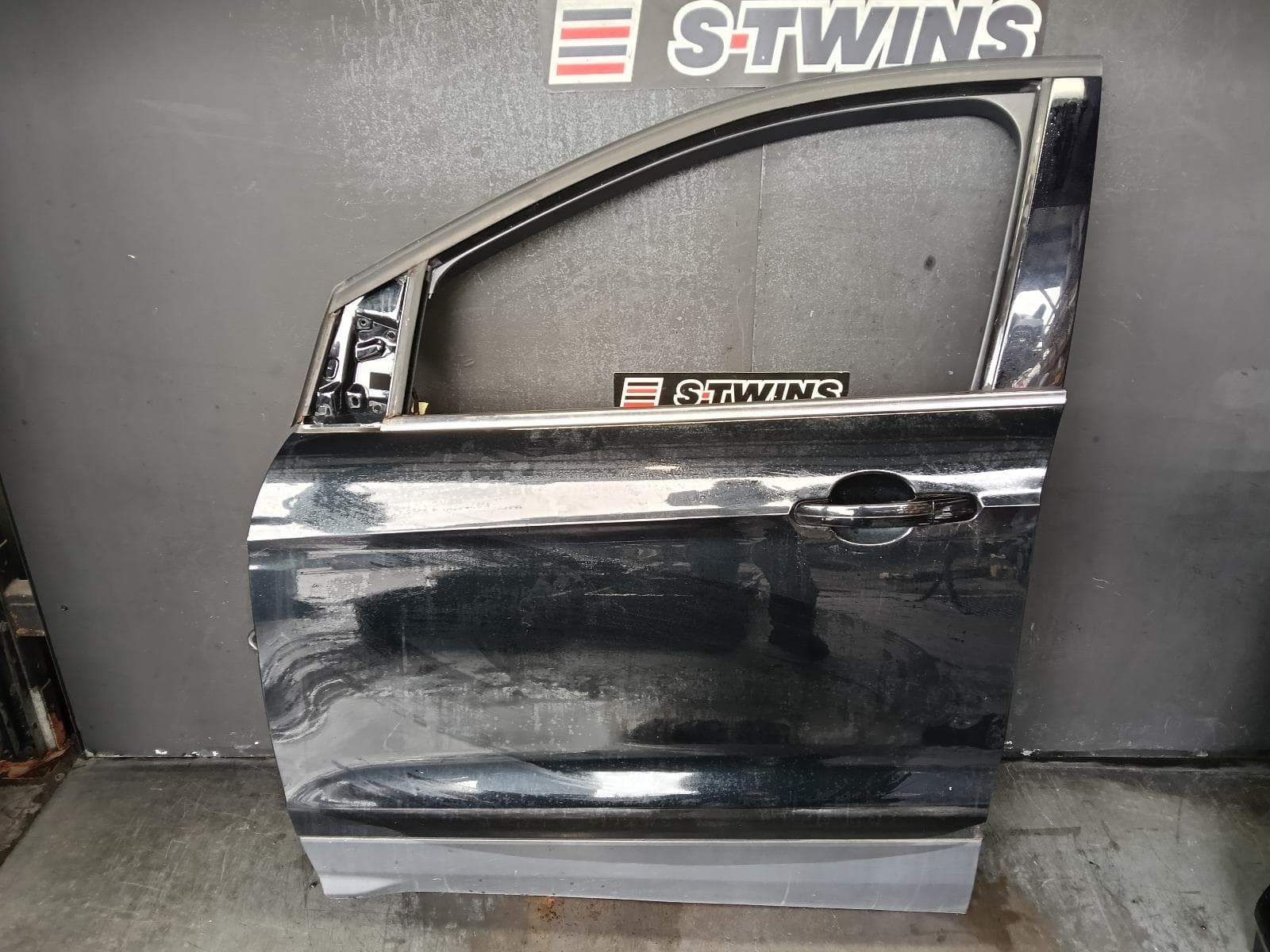 Used auto part listing image: 2015 FORD KUGA LEFT FRONT DOOR TF, 11/12-09/16 0000381783