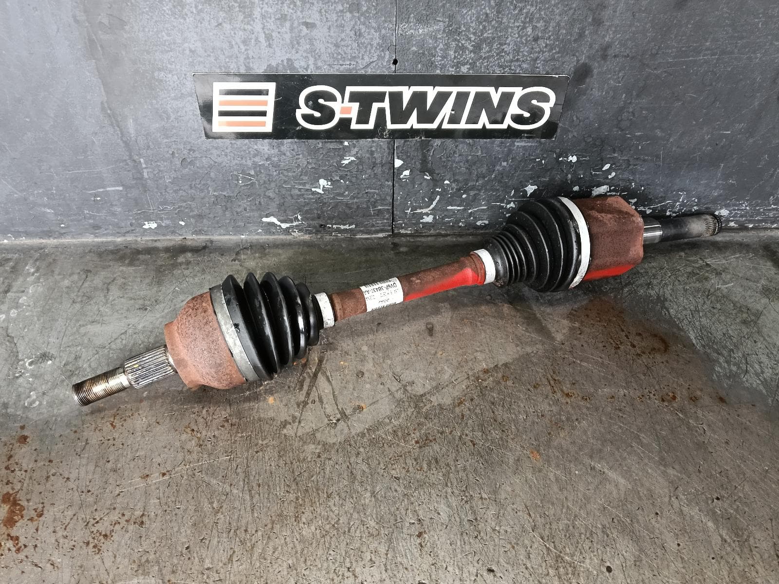 Used auto part listing image: 2015 FORD KUGA LEFT DRIVESHAFT FRONT, AUTO T/M, PETROL, 1.5, TF, 12/14-09/16 0000382015