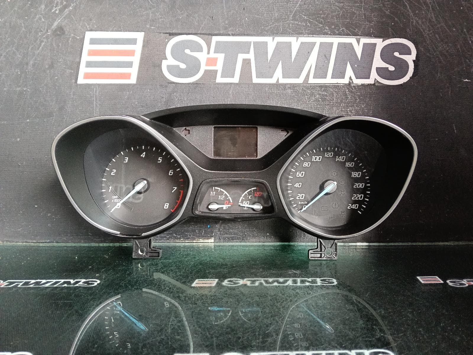 Used auto part listing image: 2015 FORD KUGA INSTRUMENTCLUSTER INSTRUMENT CLUSTER, PETROL, AUTO T/M, AMBIENTE, TF, 11/12-09/16 0000381983