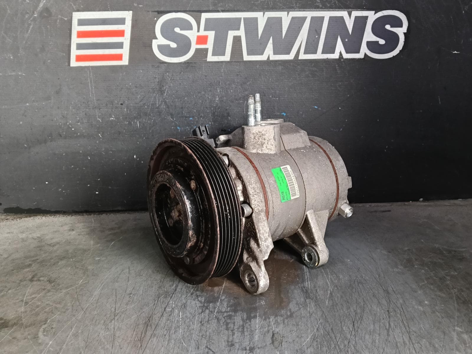 Used auto part listing image: 2010 DODGE NITRO A C COMPRESSOR KA, 3.7, PETROL, RS18, 04/09-12/11 0000382050
