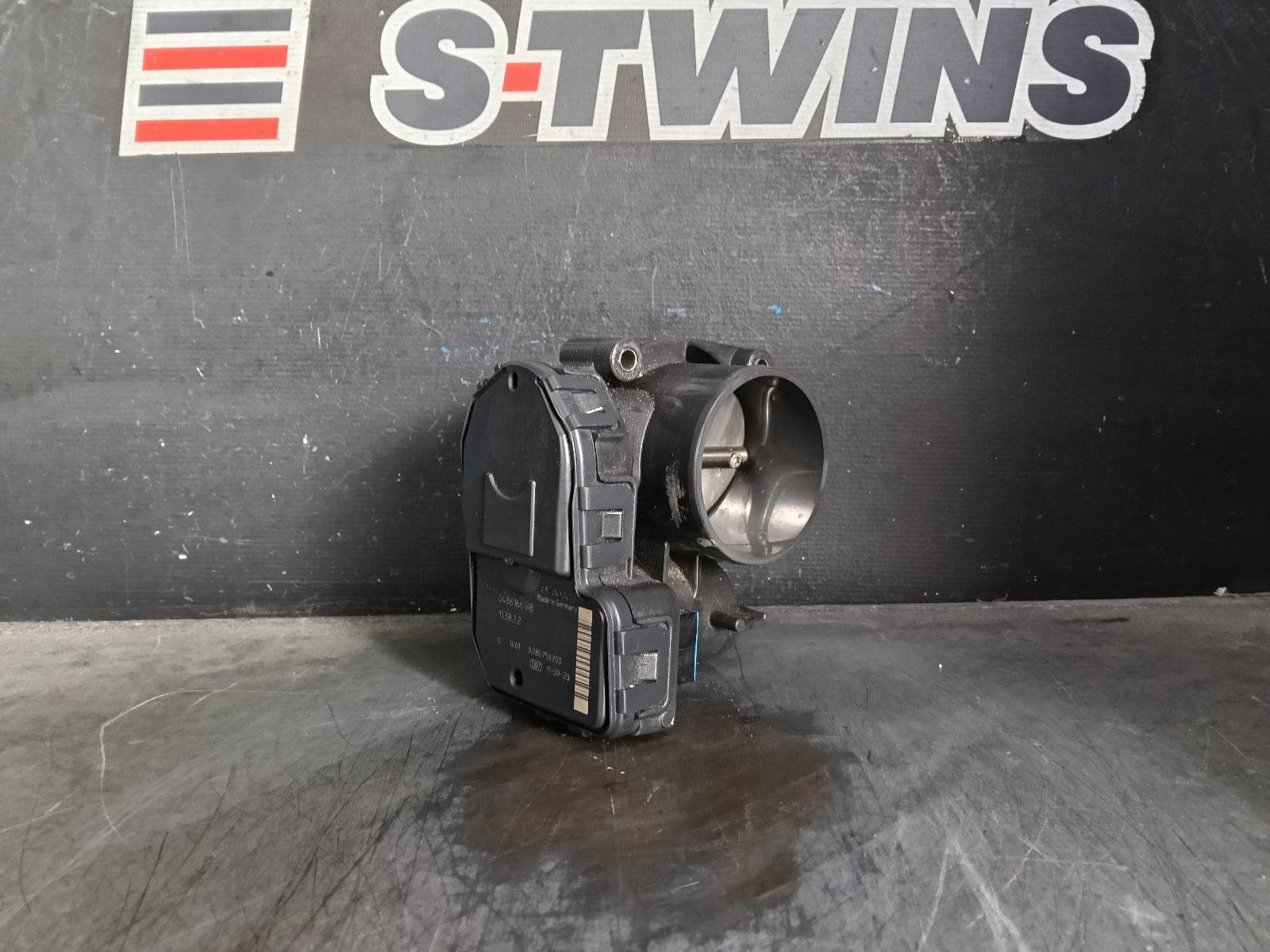 Used auto part listing image: 2010 DODGE NITRO THROTTLE BODY 3.7, PETROL, KA, 06/07-12/11 0000382055