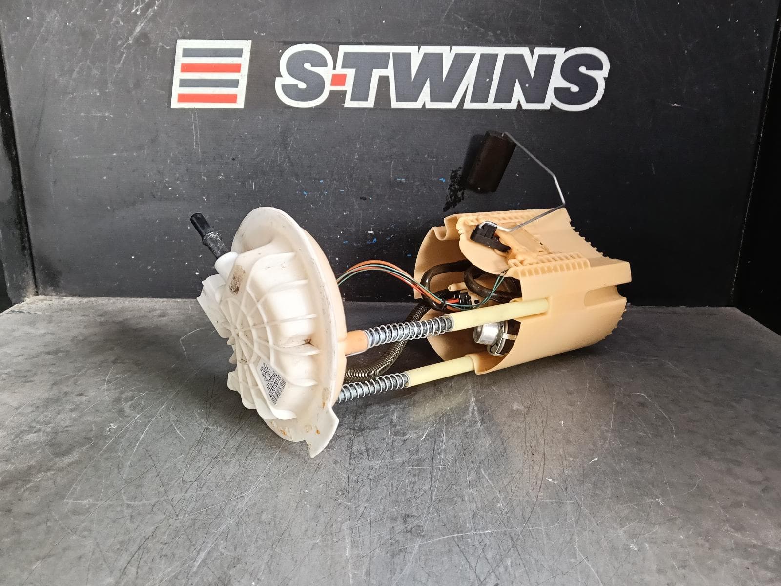 Used auto part listing image: 2010 DODGE NITRO FUEL PUMP PUMP & SENDER, PETROL, 3.7, KA, 06/07-12/11 0000382056
