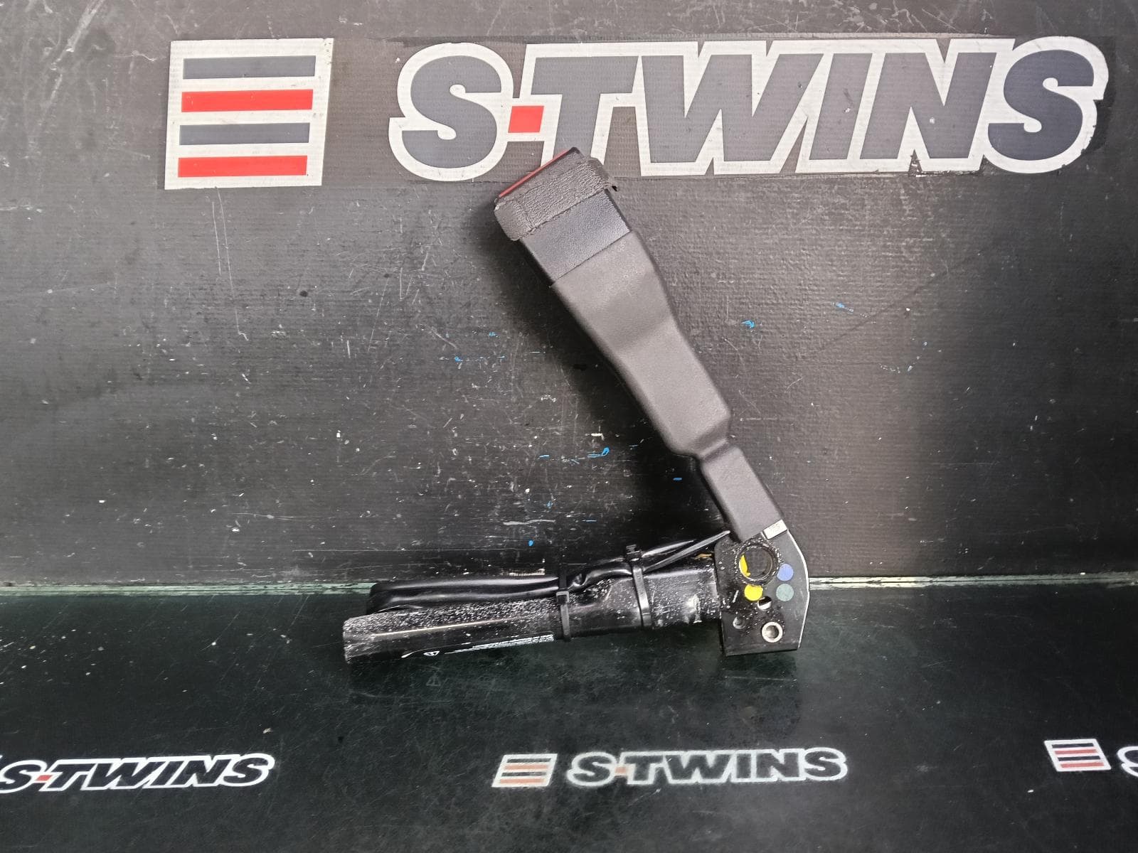 Used auto part listing image: 2010 DODGE NITRO SEAT BELT STALK RH FRONT, SEAT BELT STALK ONLY, KA, 06/07-12/11 0000382064