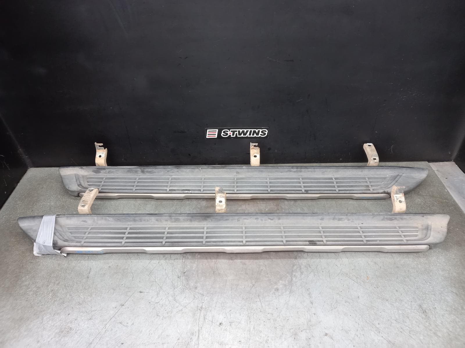 Used auto part listing image: 2018 FORD RANGER SIDE STEP SKIRT PX SERIES 2-3, LH SIDE, DUAL CAB, 06/15-04/22 0000381782