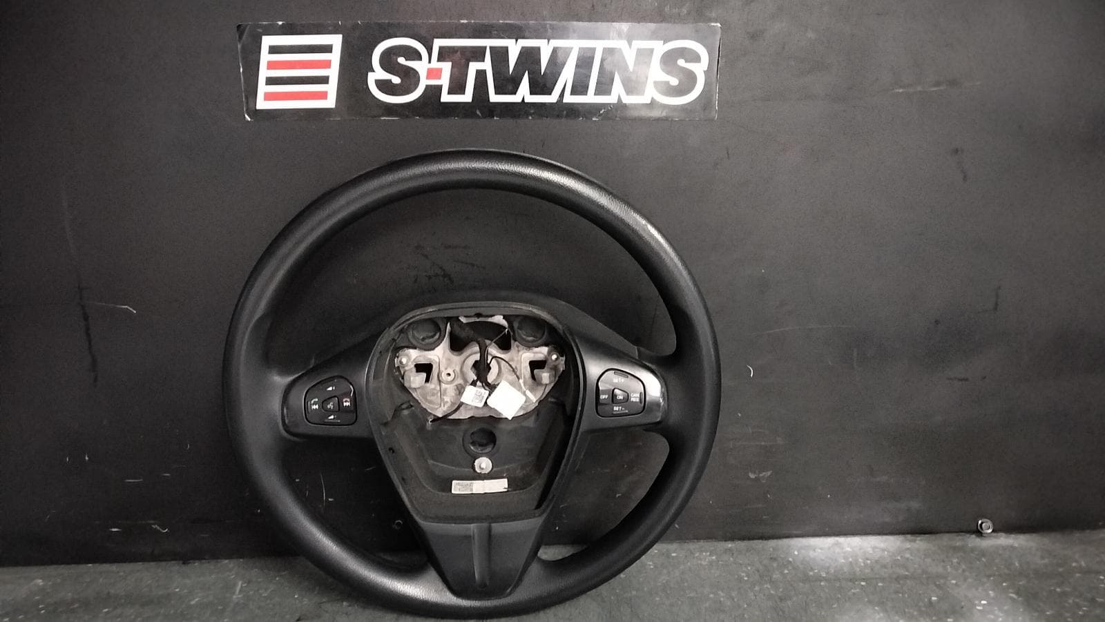 Used auto part listing image: 2019 MAZDA BT50 STEERING WHEEL VINYL, UP-UR, 10/11-06/20 0000383189