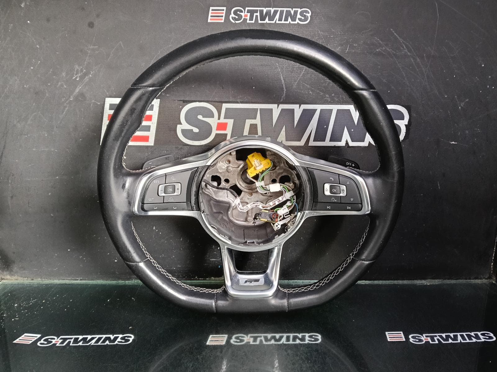 Used auto part listing image: 2015 VOLKSWAGEN GOLF STEERING WHEEL LEATHER, R, W/ ADAPTIVE CRUISE CONTROL TYPE, GEN 7, 11/12-01/17 0000383042