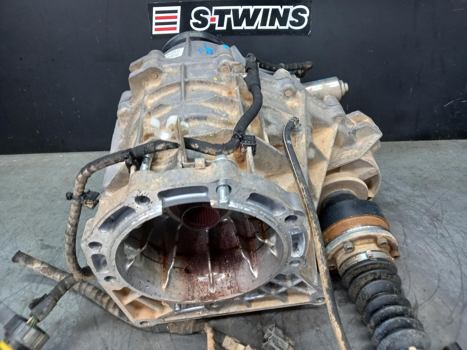 Used auto part listing image: 2018 FORD RANGER TRANSFER CASE AUTO, DIESEL, 2.2/3.2, PX SERIES 1-3, 06/11-04/22 0000385334