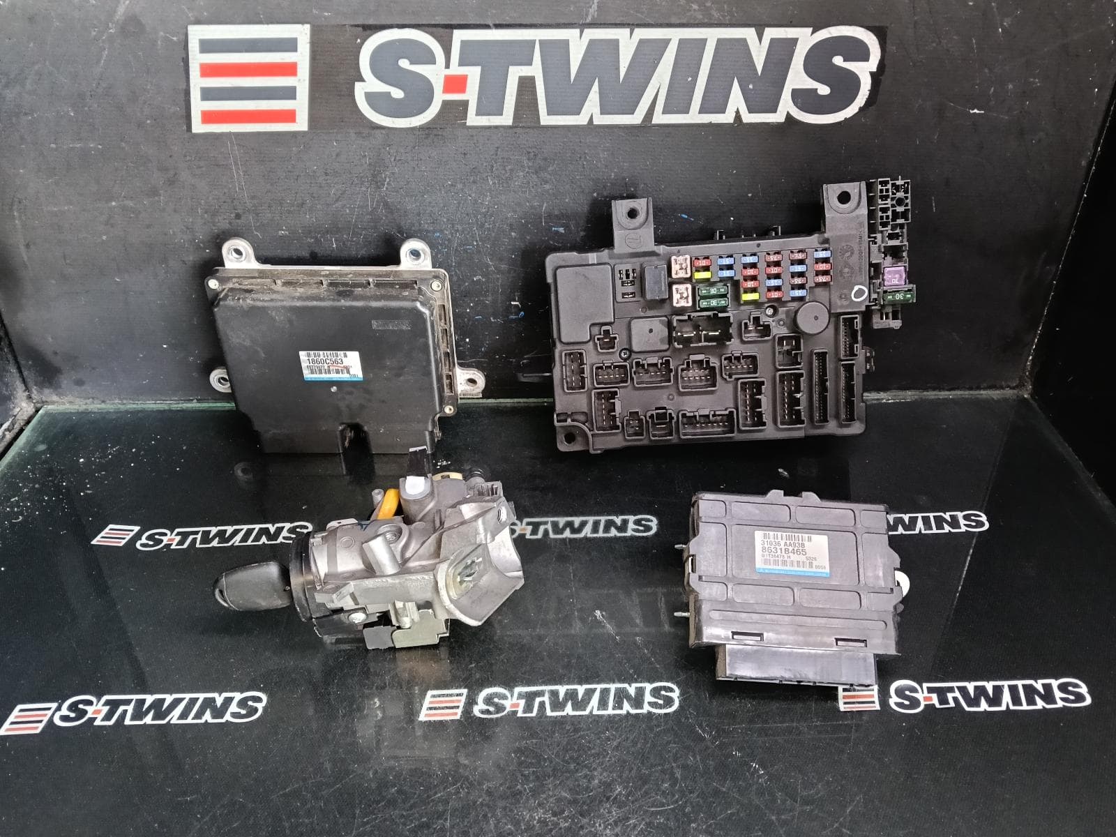 Used auto part listing image: 2016 MITSUBISHI OUTLANDER ENGINE ECU, 2.4, PETROL, AUTO T/M, SEC SET (ECU/IMM/READER/KEY), ZJ-ZL, 10/12-07/21 0000383270